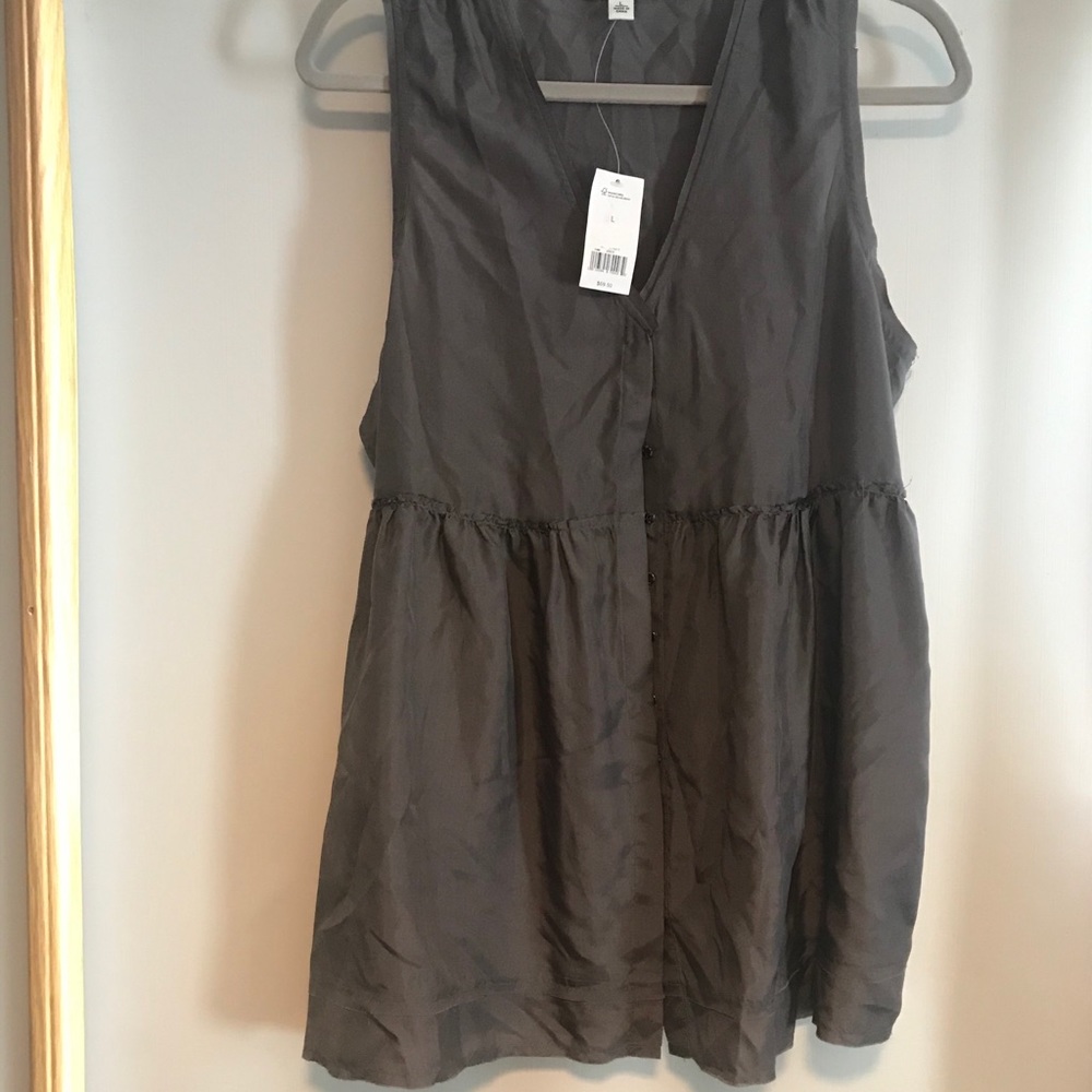 NWT Banana Republic 100% Silk button down tank